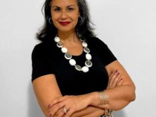 Headshot of assistant principal Neyda Fernandez-Evans